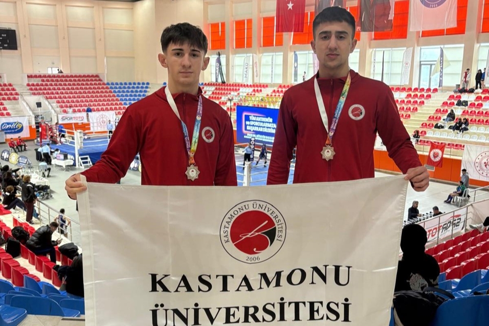 Üniversitemiz Muay Thai Şampiyonası’nda İki Türkiye İkinciliği Kazandı